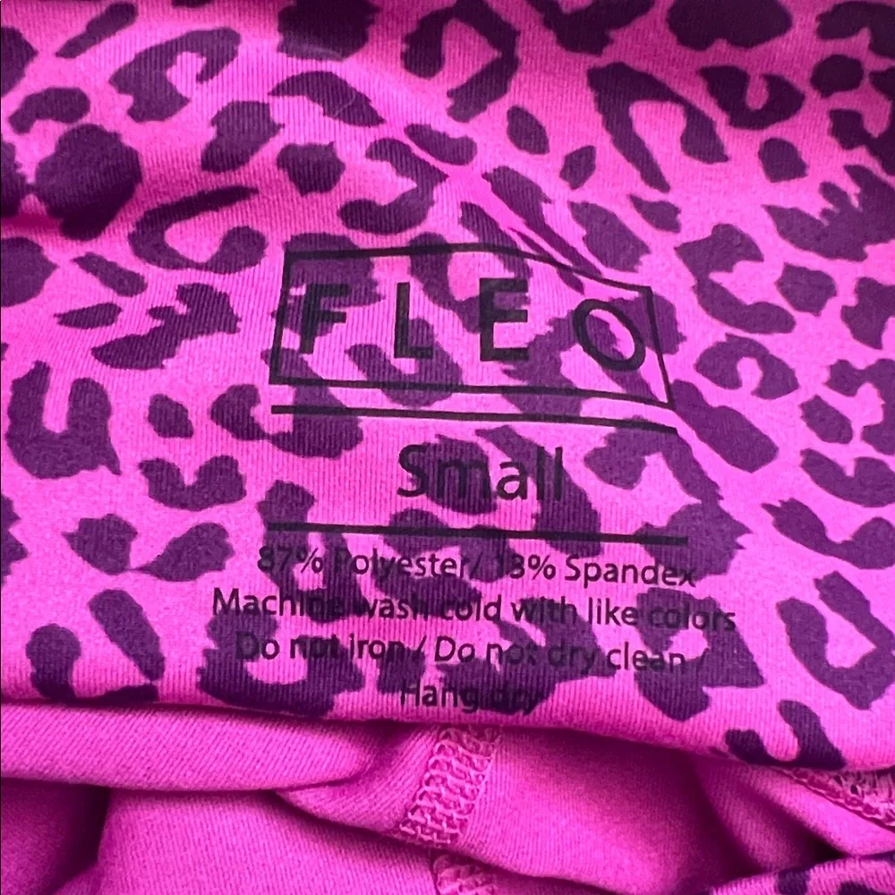 Fleo sz S El Toro 25” Fuschia Red Leopard NWT - Picture 4 of 4